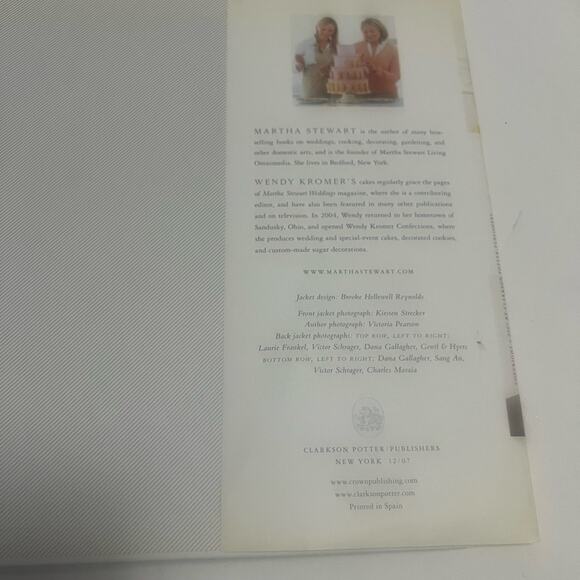 MARTHA STEWART’S WEDDING CAKES 100 INSPIRING CAKES GUIDE FOR THE BRIDE & BAKER. - Picture 3 of 15